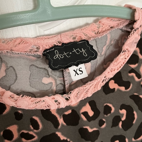 🇨🇦 Dotty Leopard and lace baseball t size xs -Toronto label - Picture 2 of 10
